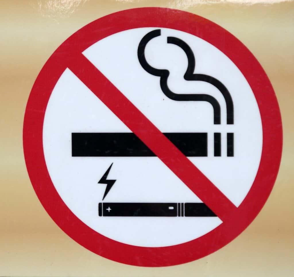 No smoking or vaping sign
