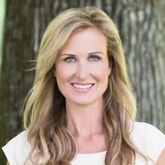 Headshot of Korie Robertson