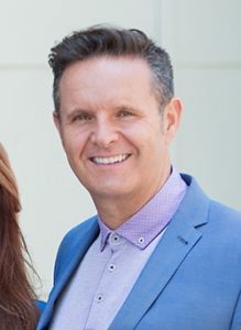 Headshot of TV producer Mark Burnett