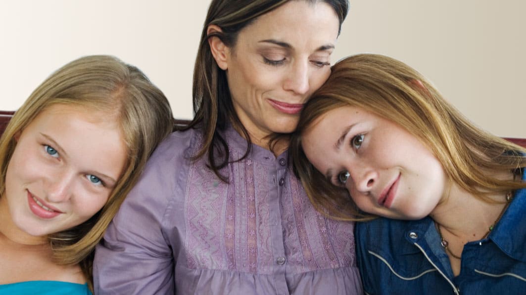 Moms teaching daughter