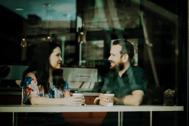 Married couple enjoy time together at a cafe