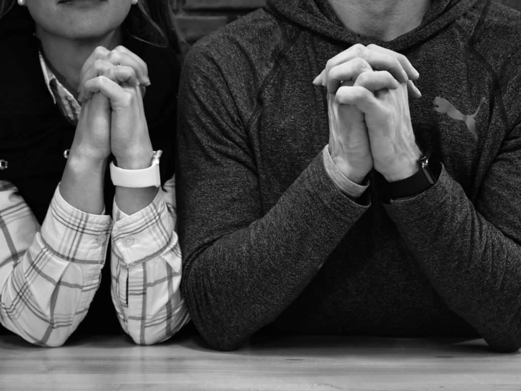 praying-hands-during-lent