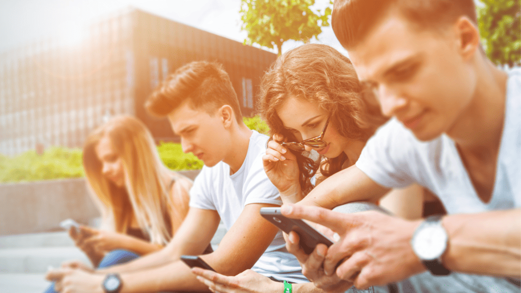 teens using social media