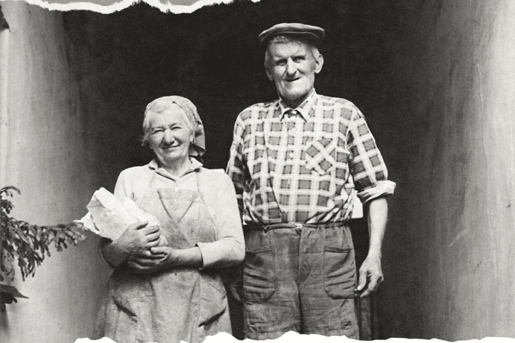 Two elderly old people send in an old photo together.