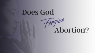 picture of woman praying asking does God forgive abortion